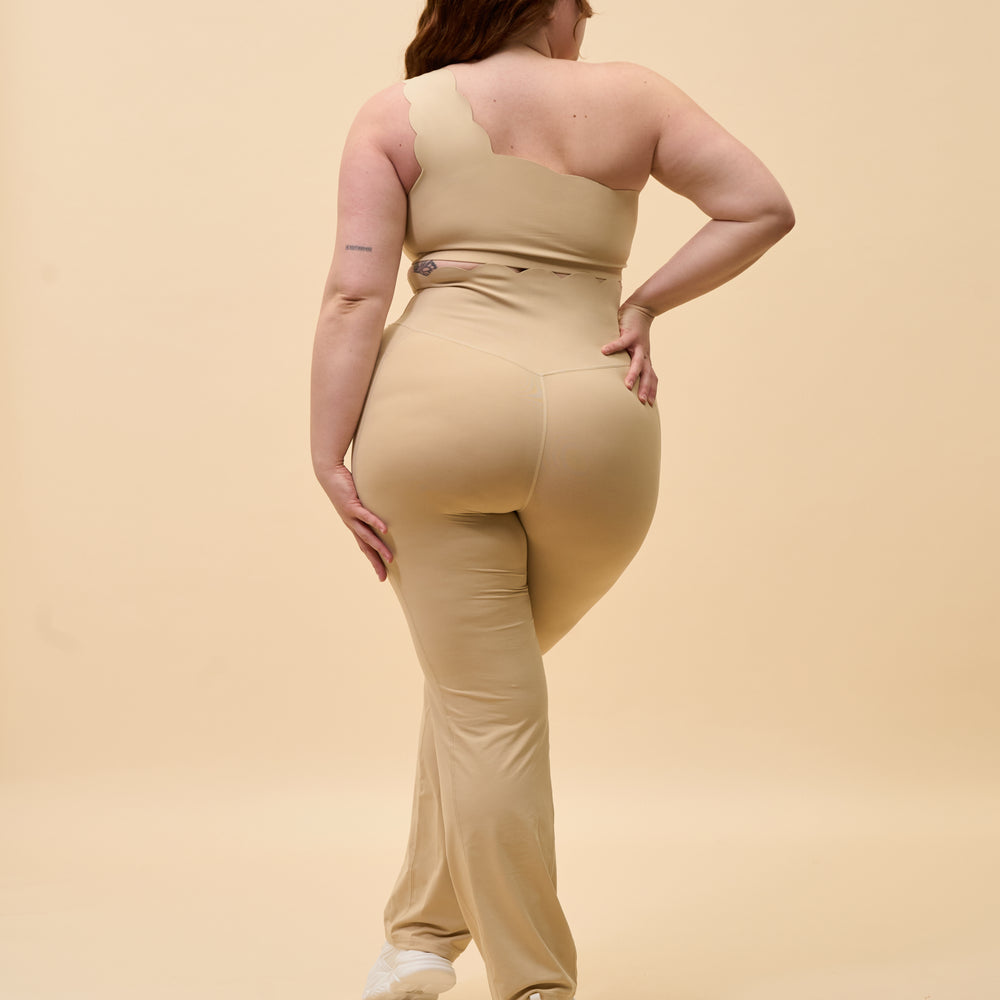 
                  
                    Legging ALAYA - Beige
                  
                