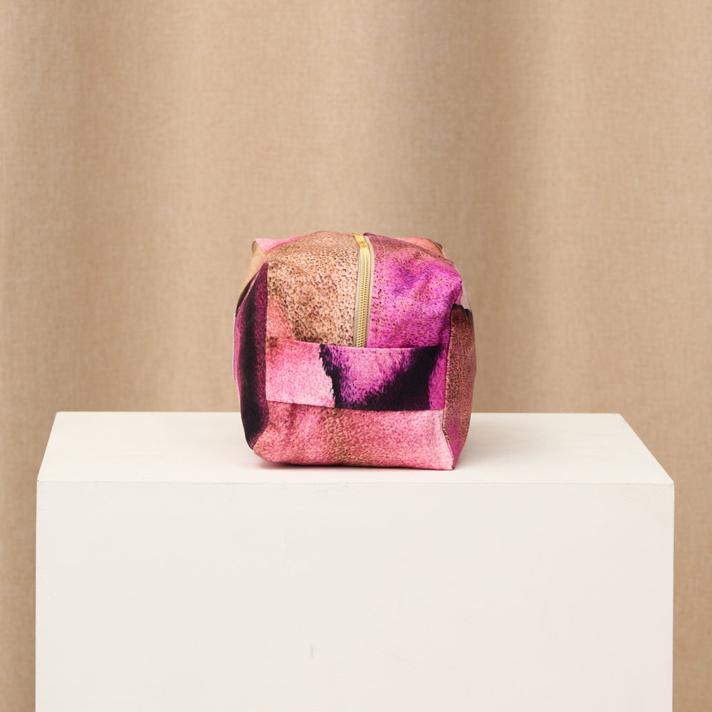 
                  
                    La Trousse ZOA - Rose
                  
                