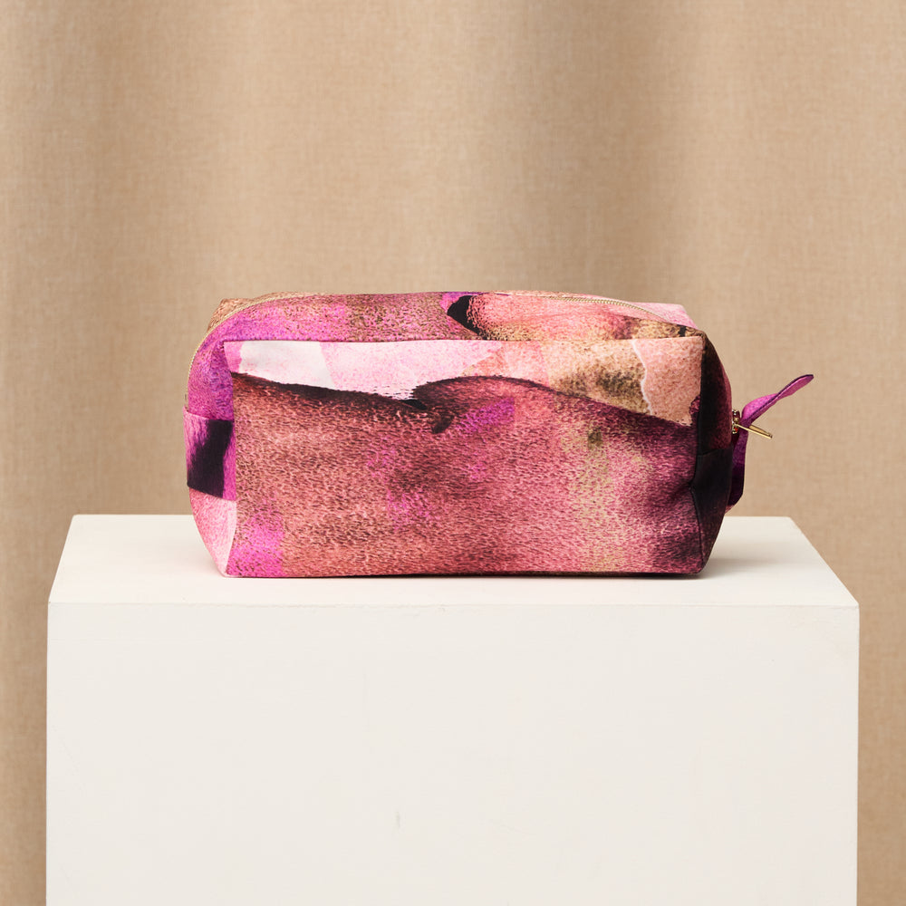 
                  
                    La Trousse ZOA - Rose
                  
                
